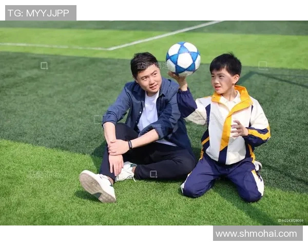 父子同场竞技足球场上的传承与梦想